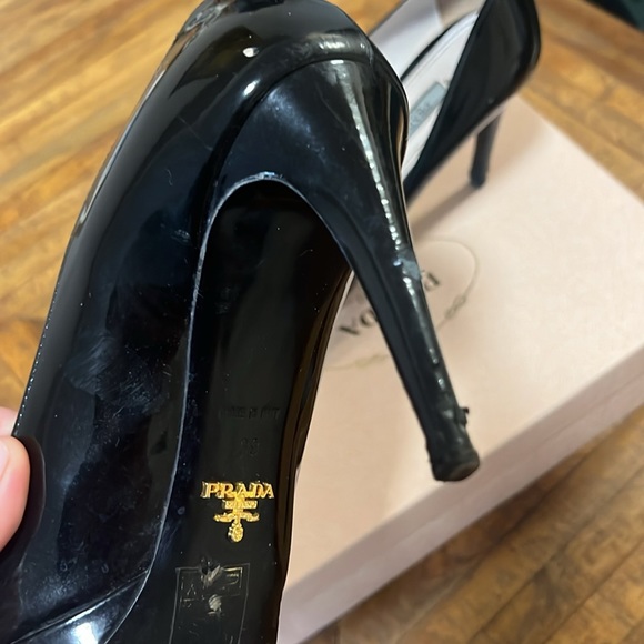 Prada Black Vernice Pump size 39 - Picture 7 of 13